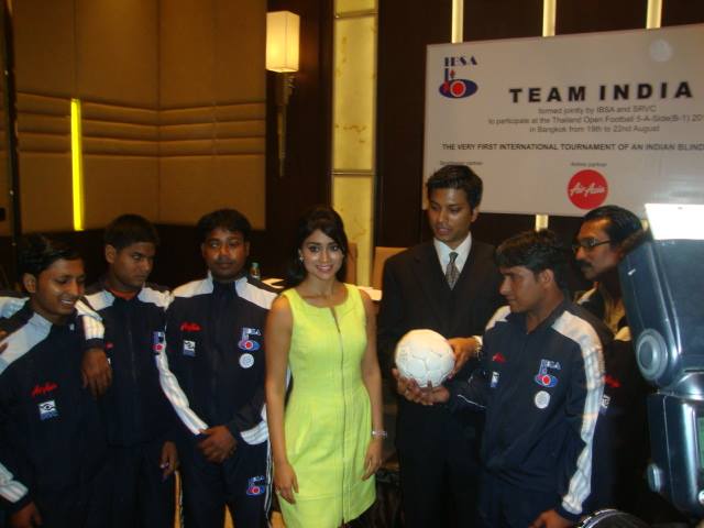 Team india with bollywood actress shriya saran